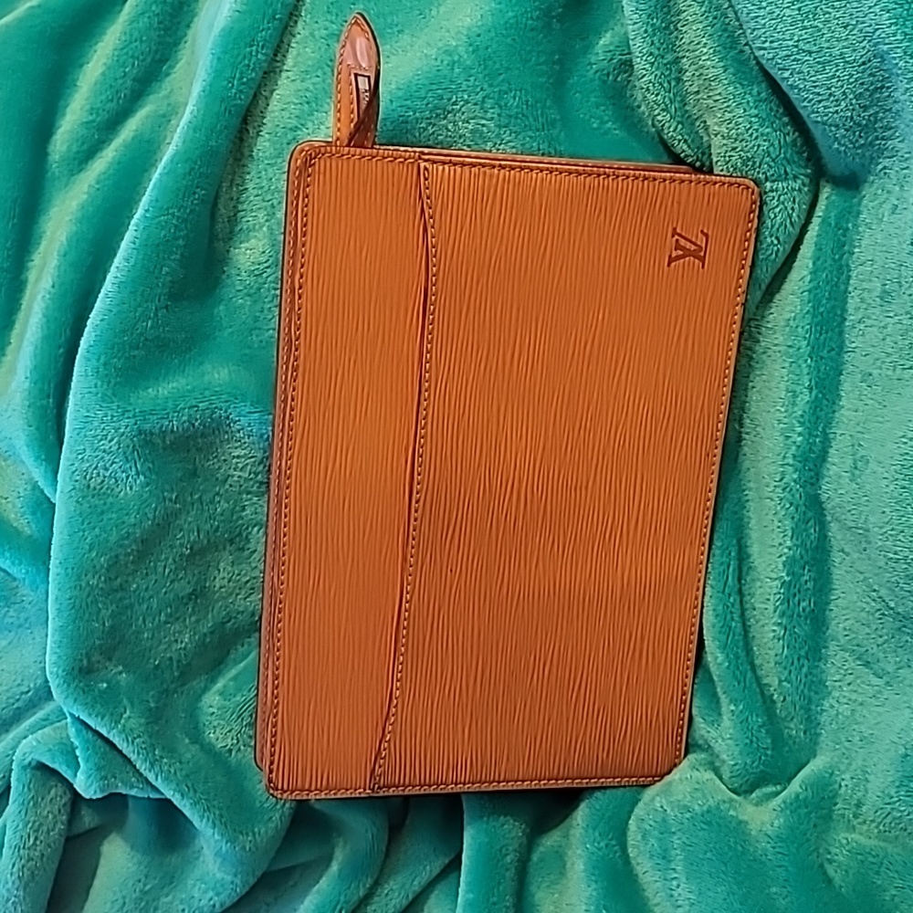 Louis vuitton brown epi leather pouch